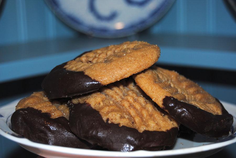 Peanut butter cookies dipped in chocolate make a great last-minute holiday dessert.