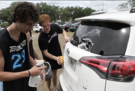 Senior Emmanuel Gostomelsky provides services along with his employee Max Knudsen.