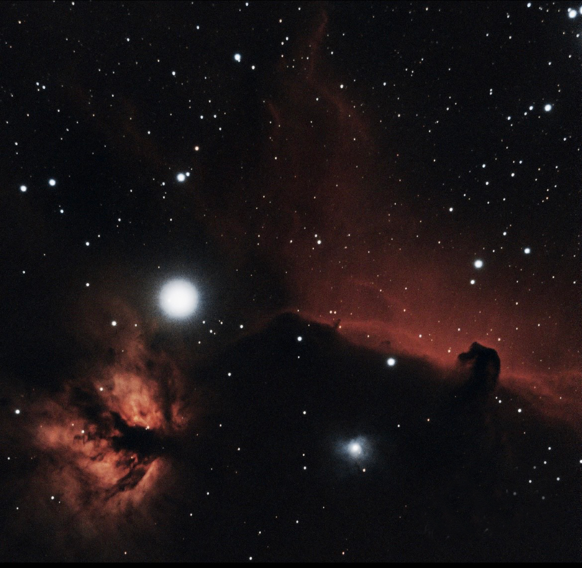 In this photo, Kang captured the "Horsehead and Flame Nebulae" in the winter of 2024. 