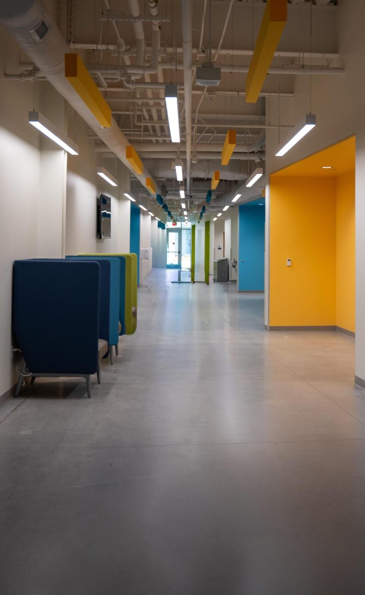 The main bottom floor hallway, which provides access to multiple learning spaces and facilities, reflects the Nochur Sankar Science Center’s industrial look.